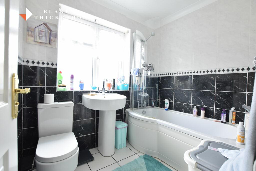 GROUND FLOOR BATHROOM