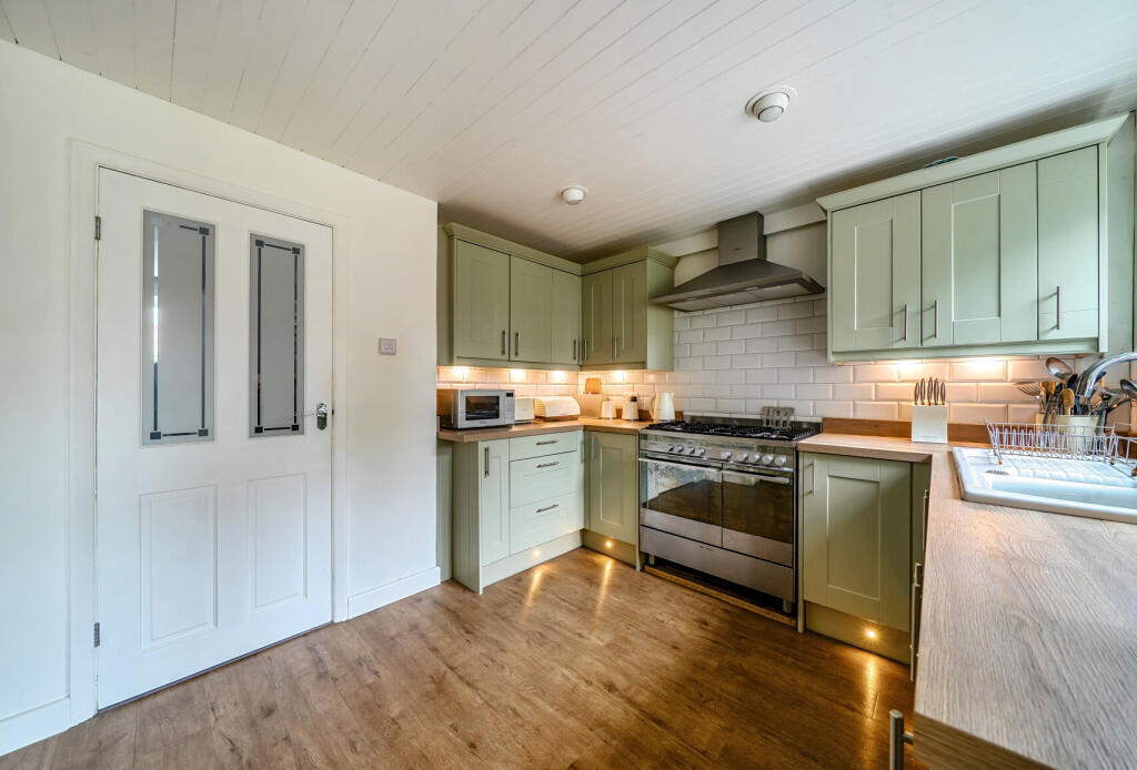 1328275-18-688a1a...