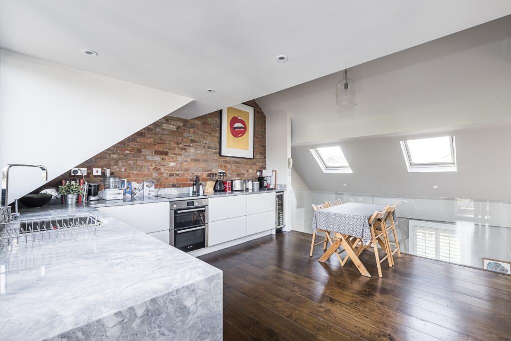 3-37-st-anns-cres...