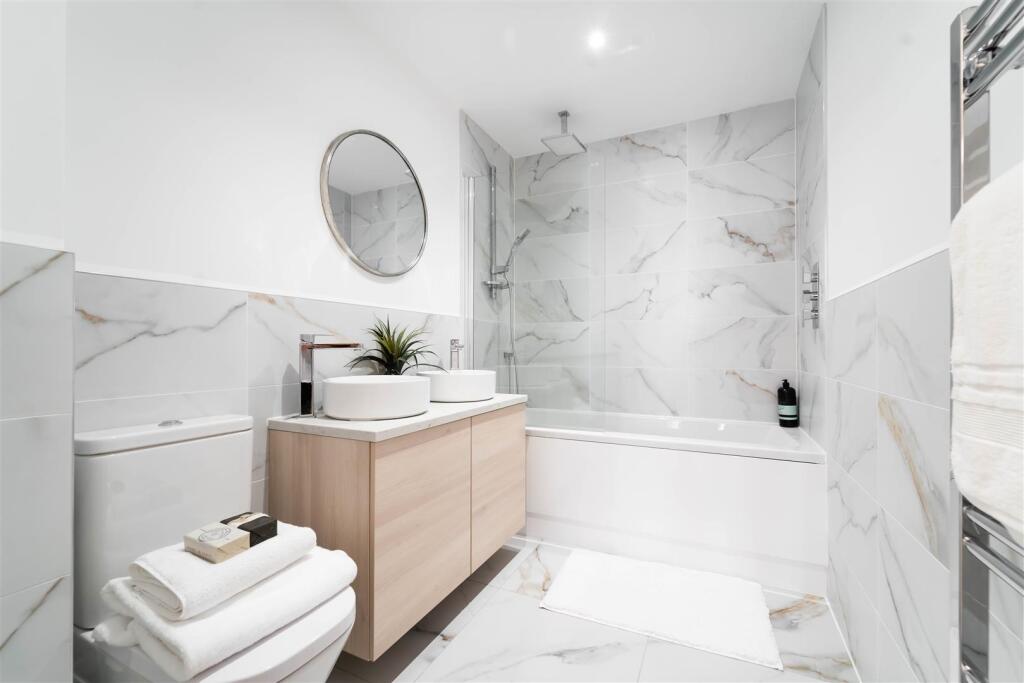 Centurion Apt 18-09.jpg