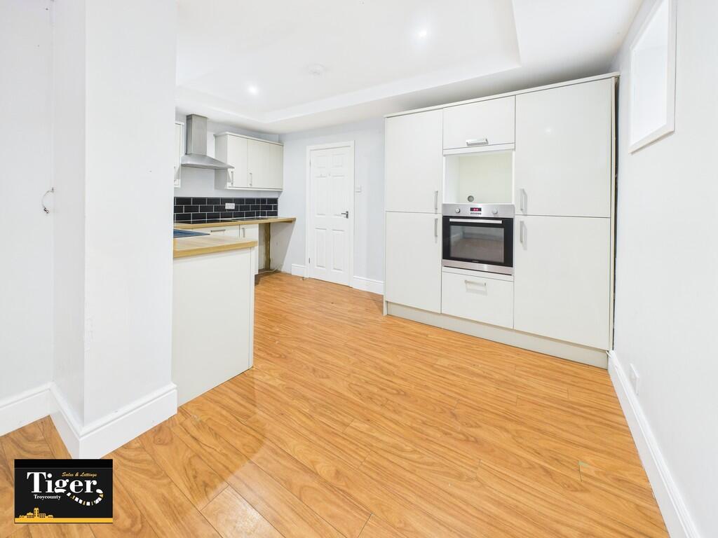 CAM02176G0-PR0723...