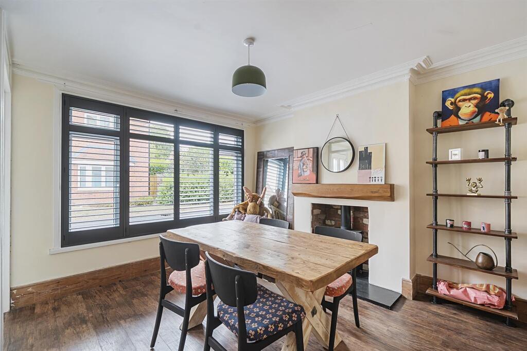 Lounge / dining room