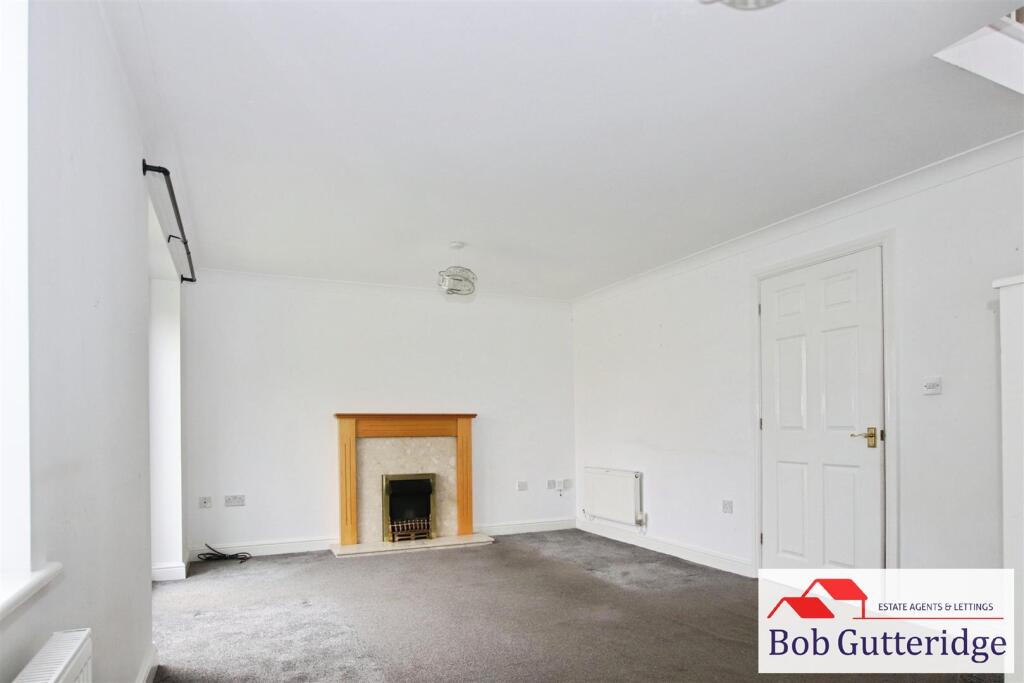 FULL WIDTH LOUNGE / DINER