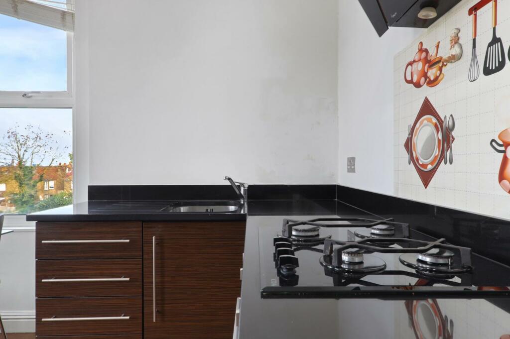 09-ef46JHPropWpen - 102b Croydon Road - 27 (1).JPG