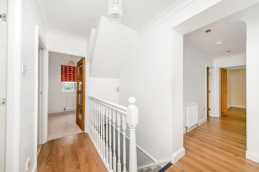 FIRST FLOOR LANDING