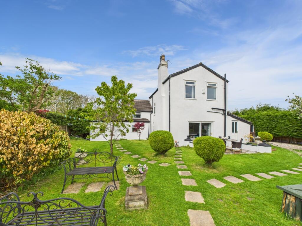 CAM02386G0-PR0125-STILL002