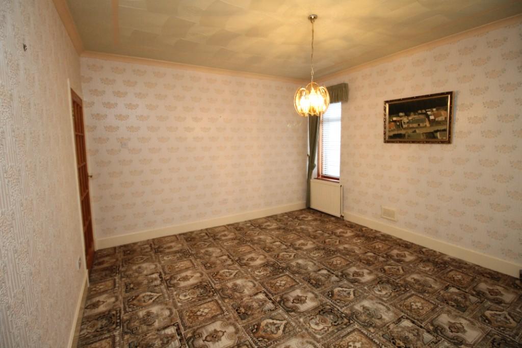 Dining room/Bed 3