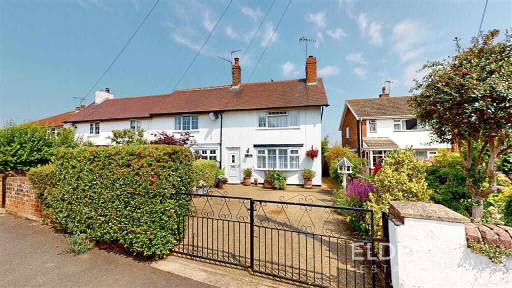 FRONT GARDEN/PARKING