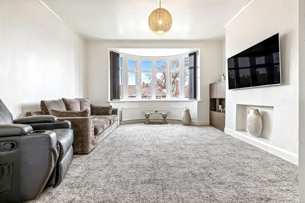 DINING ROOM / BEDROOM 4