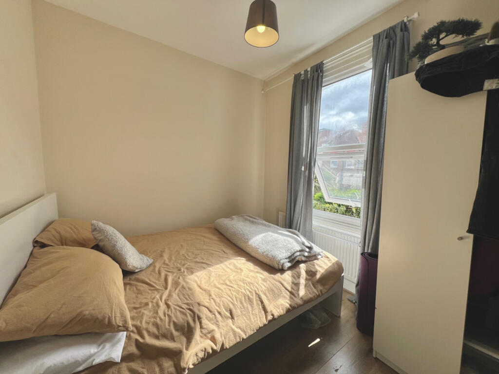 First floor, room 2