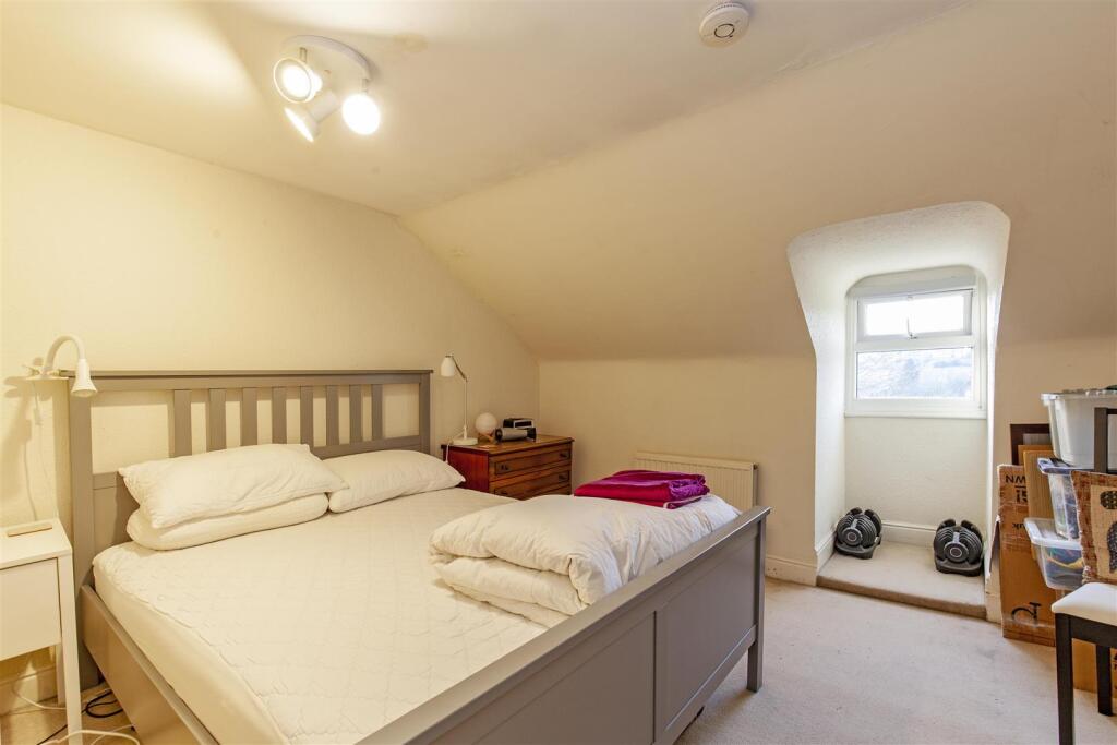 Bedroom 3-1.jpg
