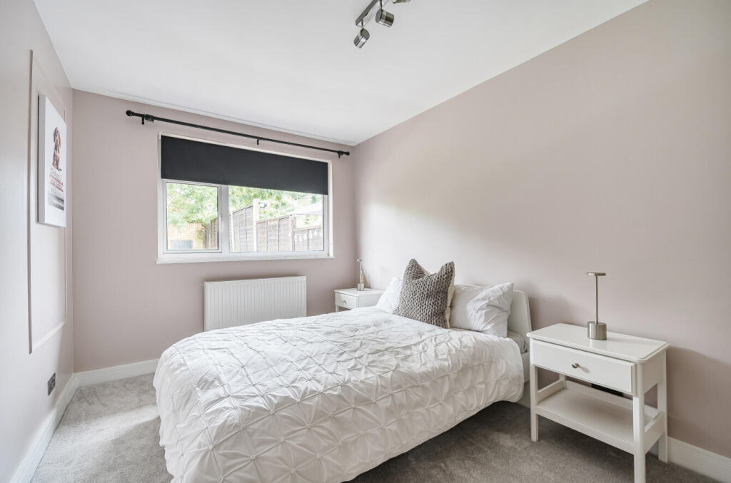 1333511-16-688b71...