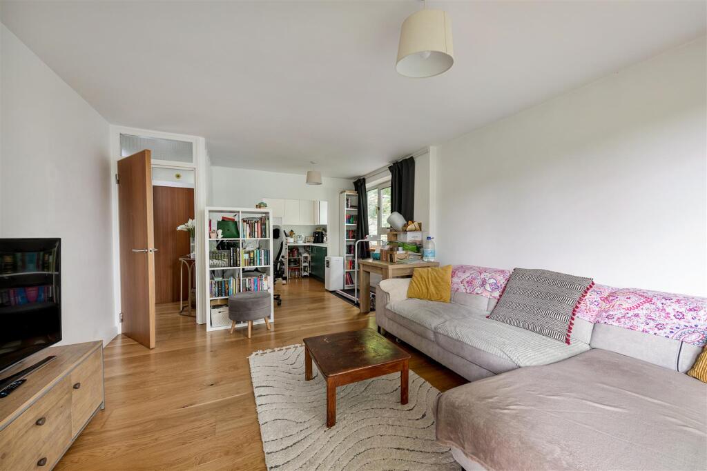 Orwell Lodge, 4, Hermitage Walk, E18