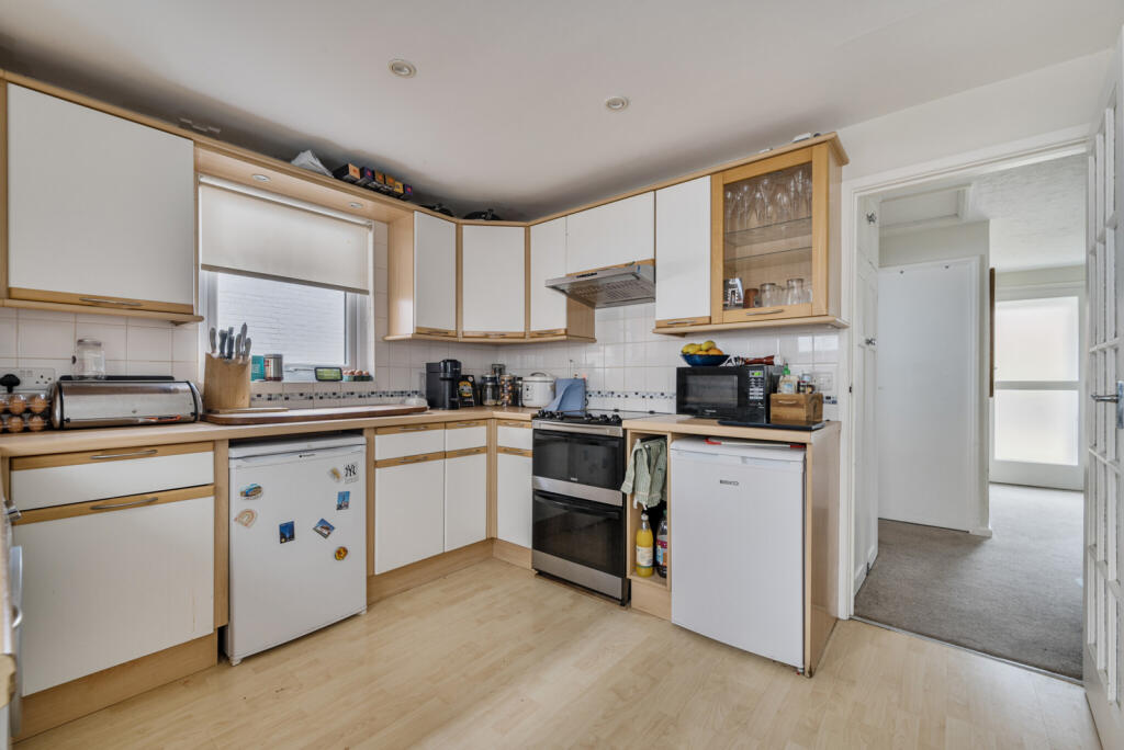 1315888-12-686505...