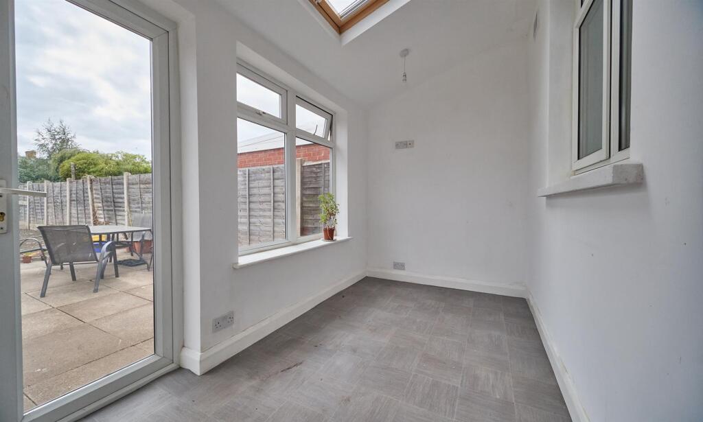 Conservatory to rear