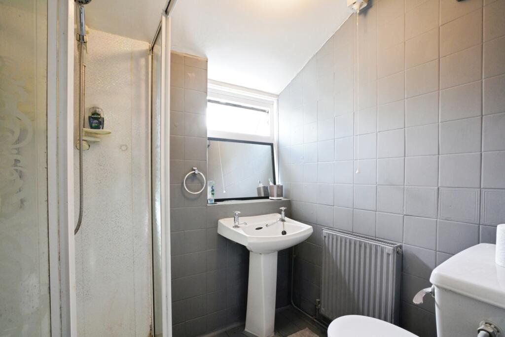 Shower/Cloakroom