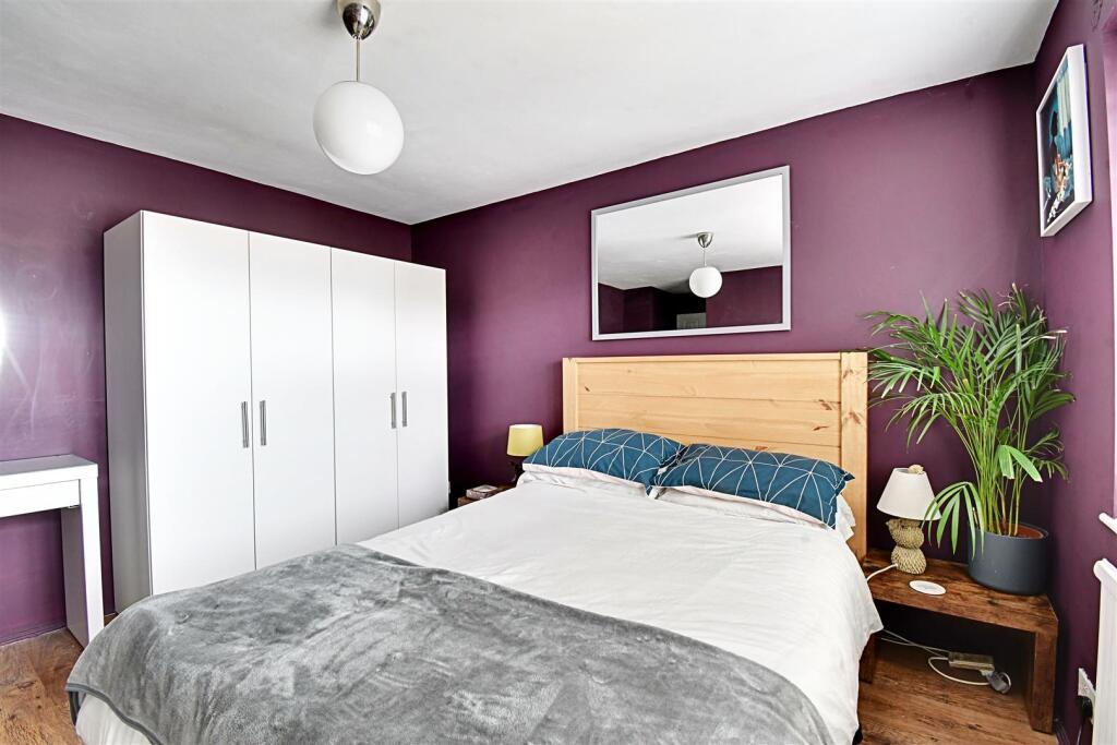Bedroom 1_3.jpg