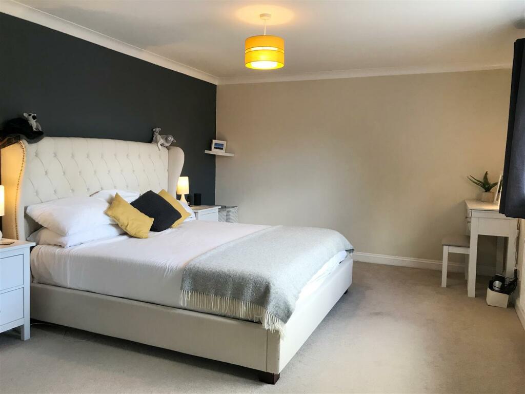 Bed 1.JPG