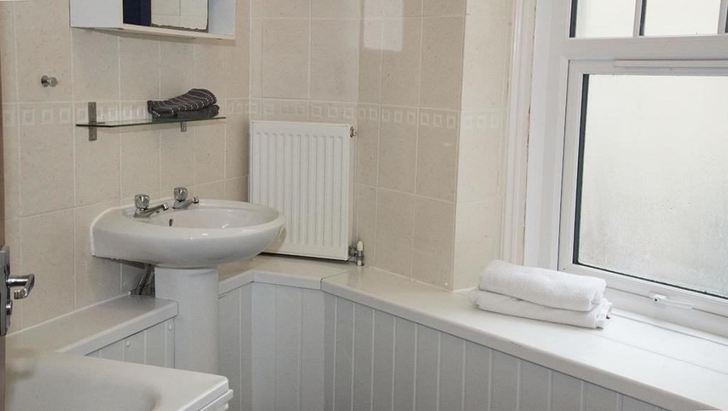 beddow-hall-5-bed-student-flat-18.jpg