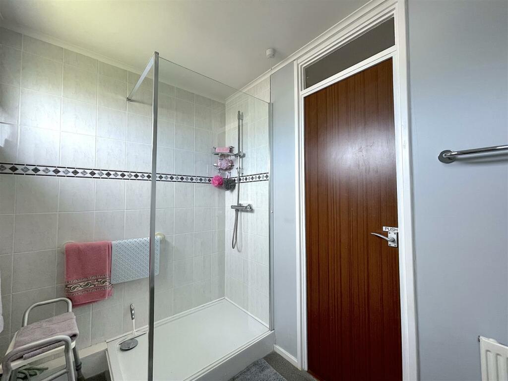 Bathroom (1).jpeg