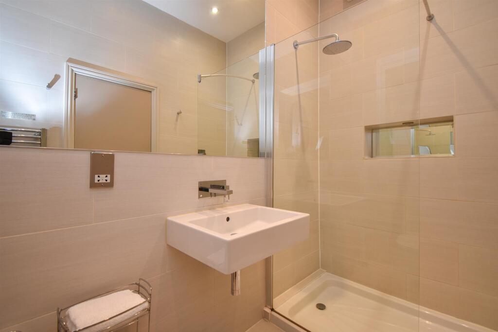 Ensuite