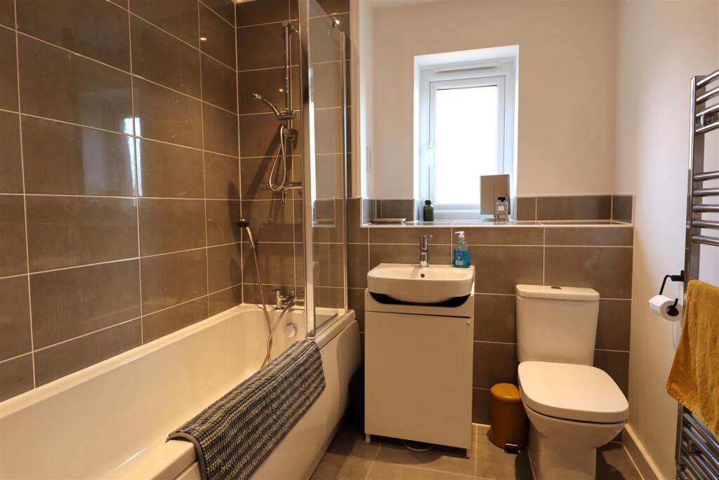 Bathroom- Rowett.JPG