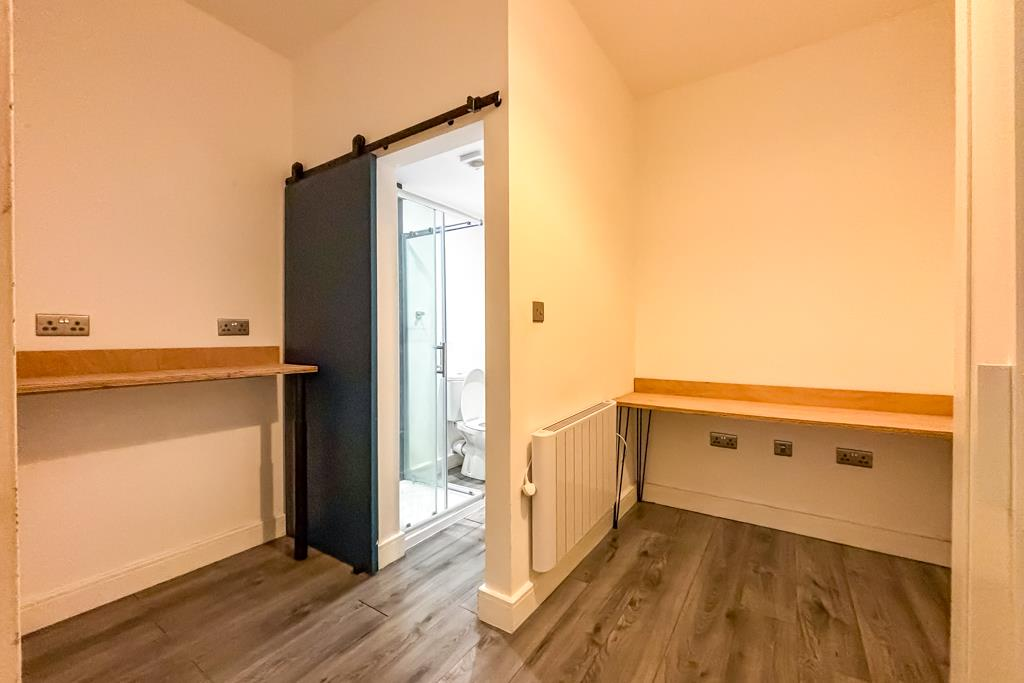 Bedroom One Ensuite/Kitchenette
