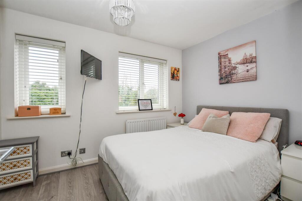 Bedroom 1.jpg