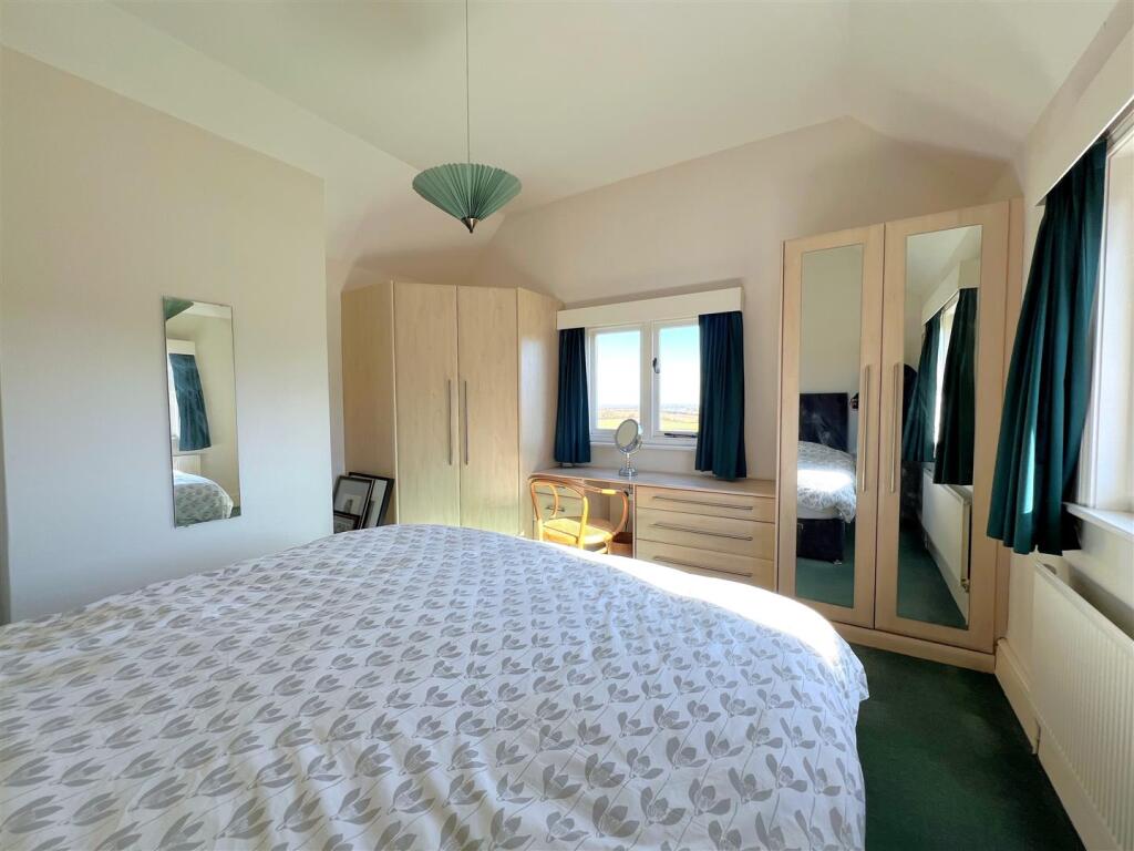 bed 2.1.jpg