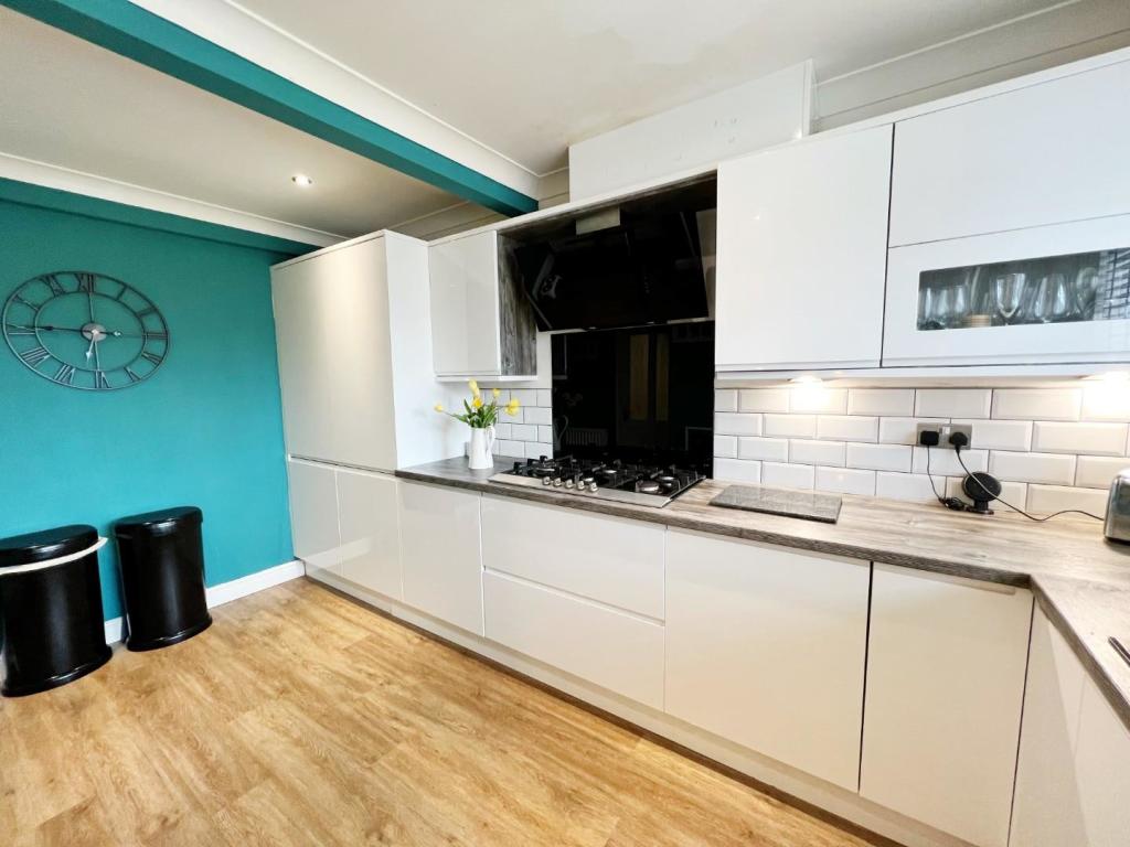 Kitchen 5.jpg