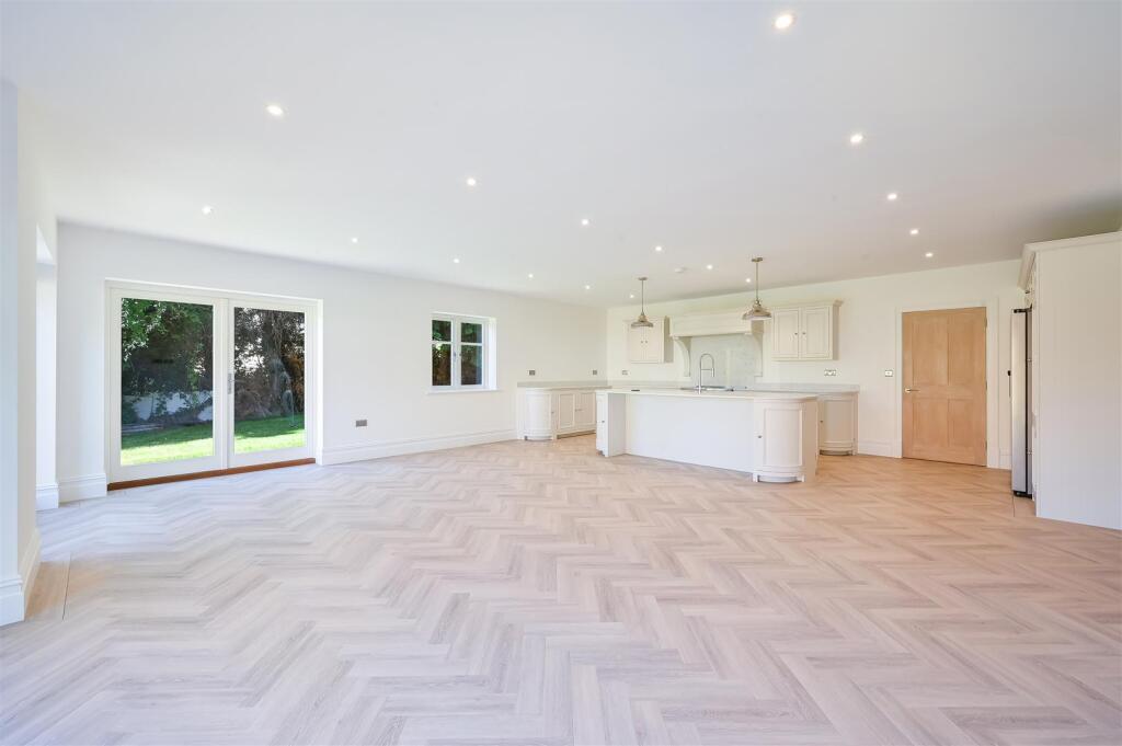 THE AVENUE,  PLOT 1- (2).jpg