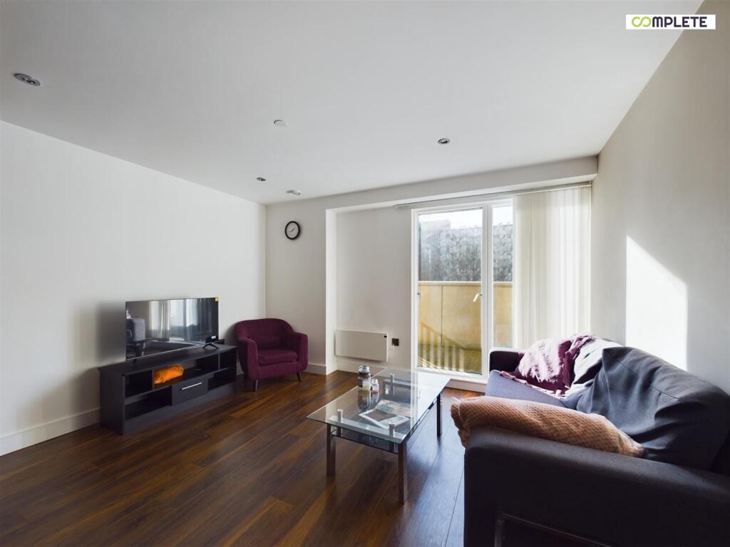 CAM01231G0-PR0095-STILL017.jpg