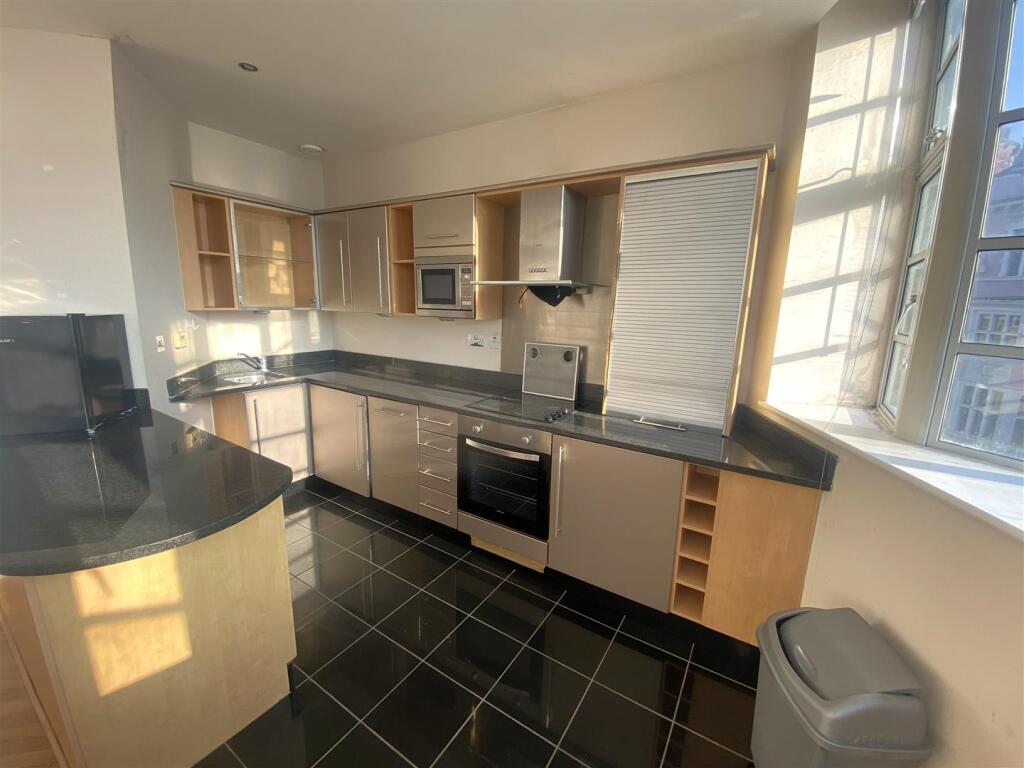 Kitchen NEW.jpg