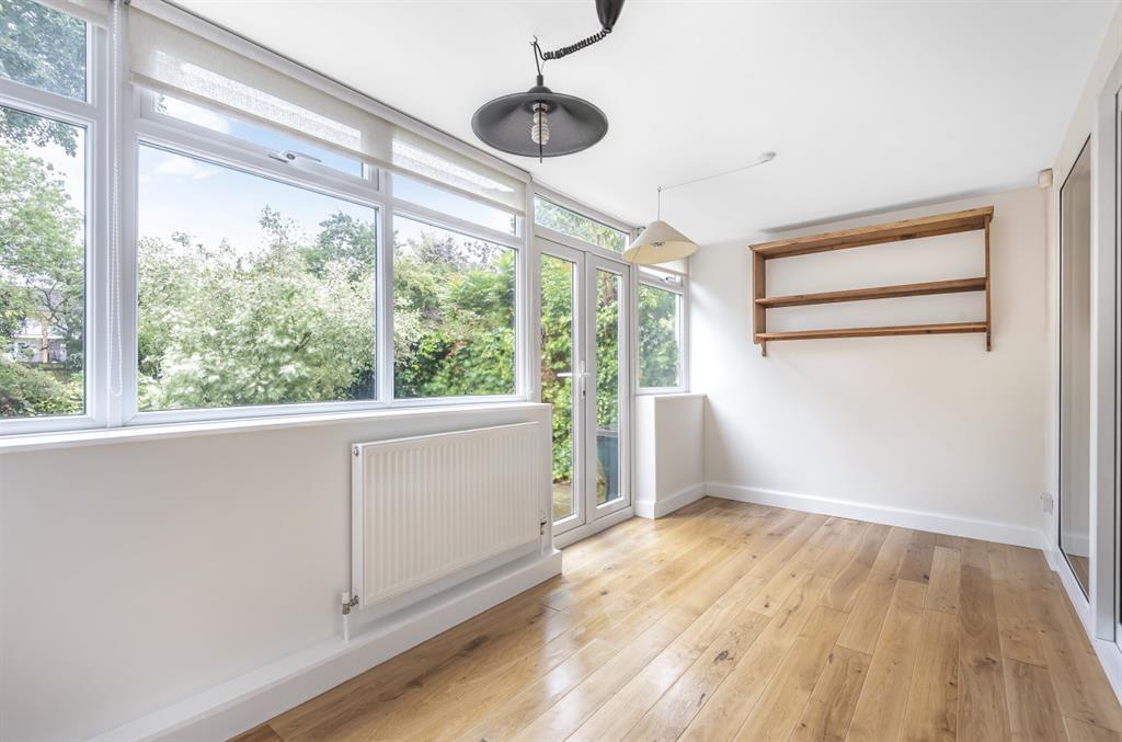 Breakfast room/conservatory