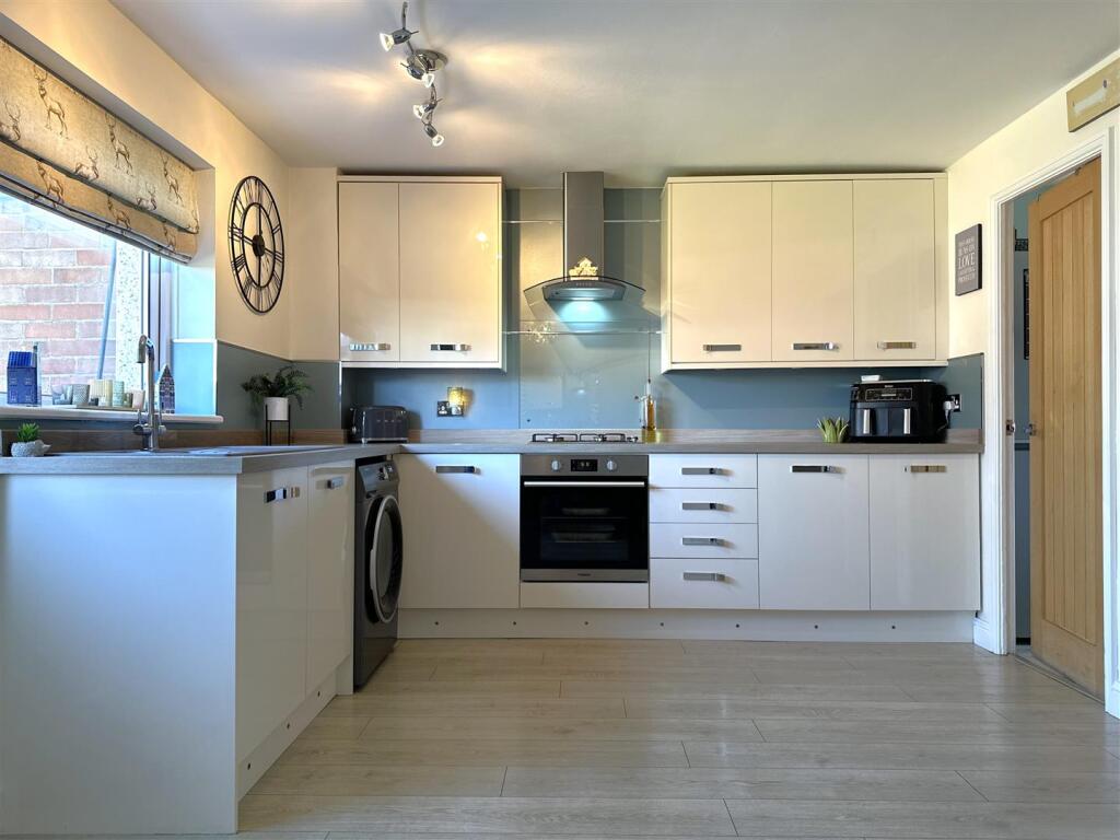 Contemporary Kitchen 136
