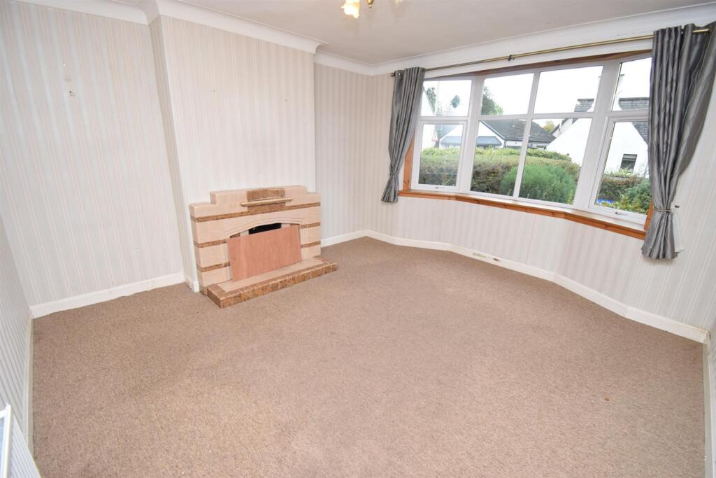 FORMAL LOUNGE