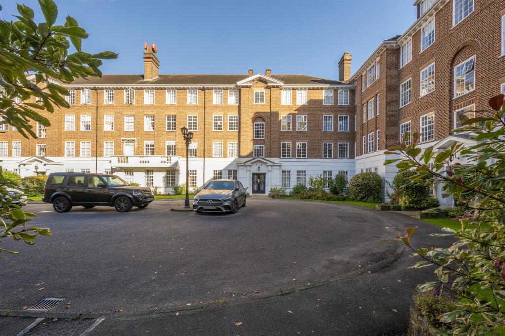 12 Albemarle,3.jpg