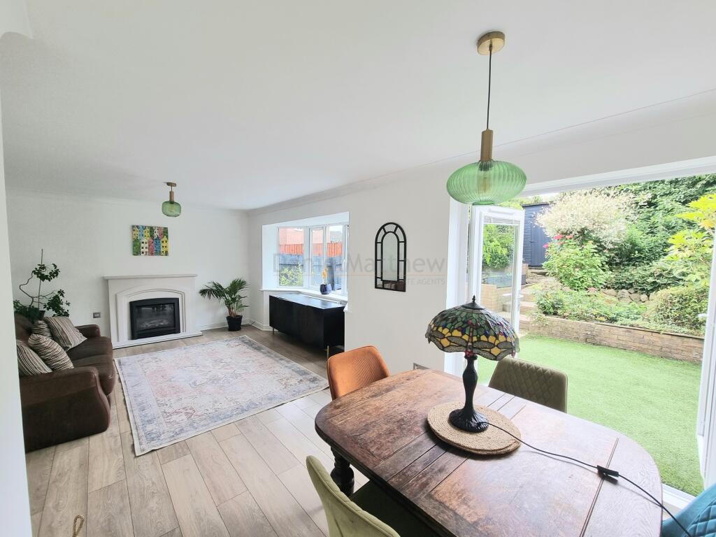 Lounge dining room