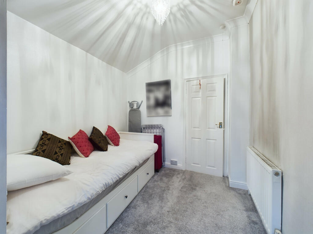 Rear bedroom 