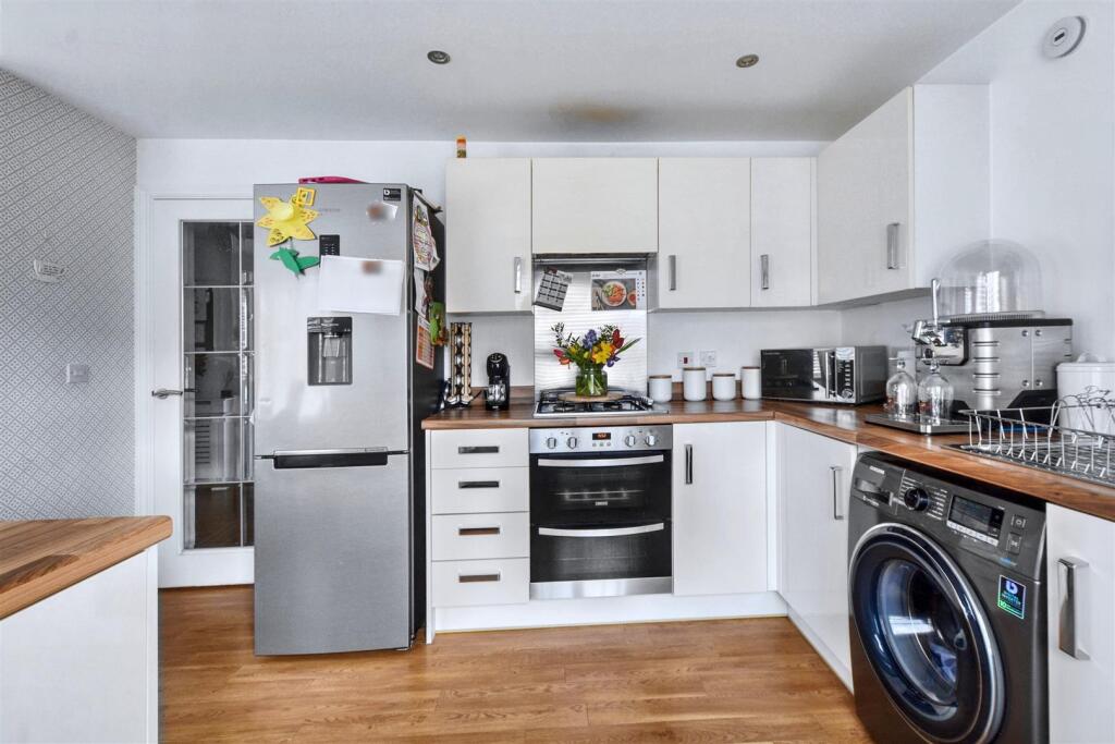 Kitchen_3.jpeg