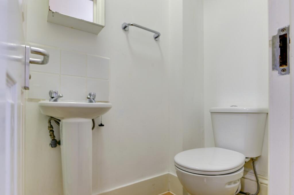 12 Pevensey Road WC (2)