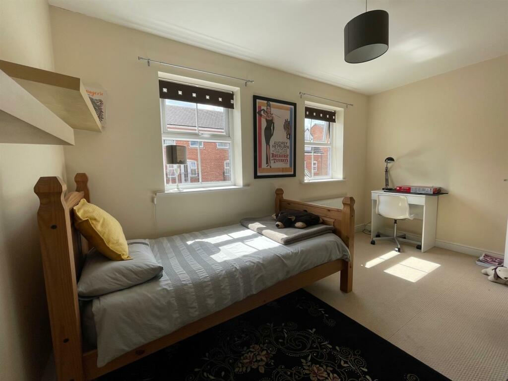 bed3.jpg