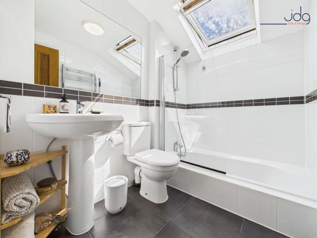 Family Bathroom with skylight