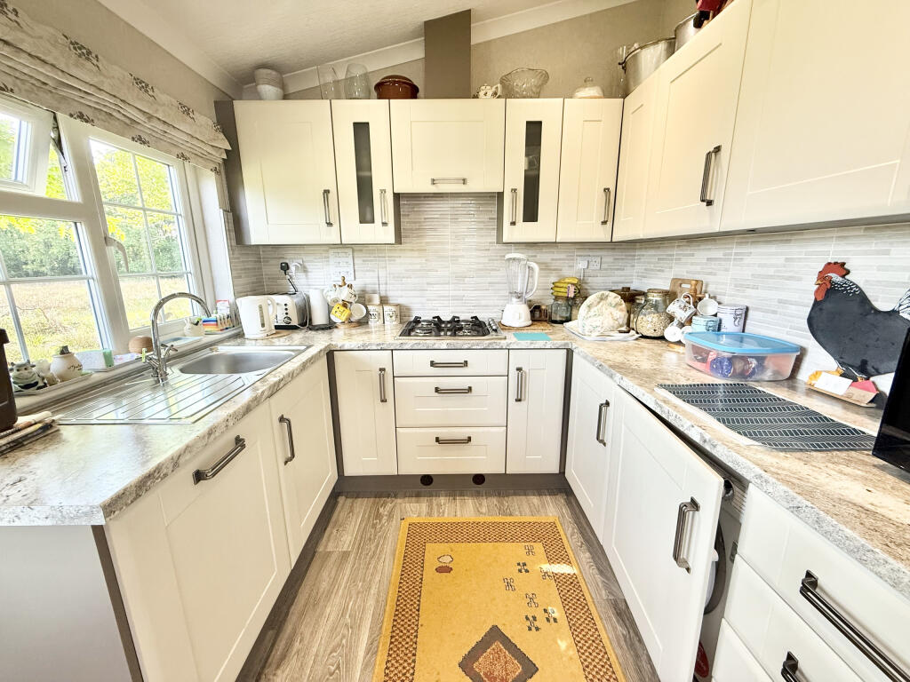 Kitchen (2).jpeg