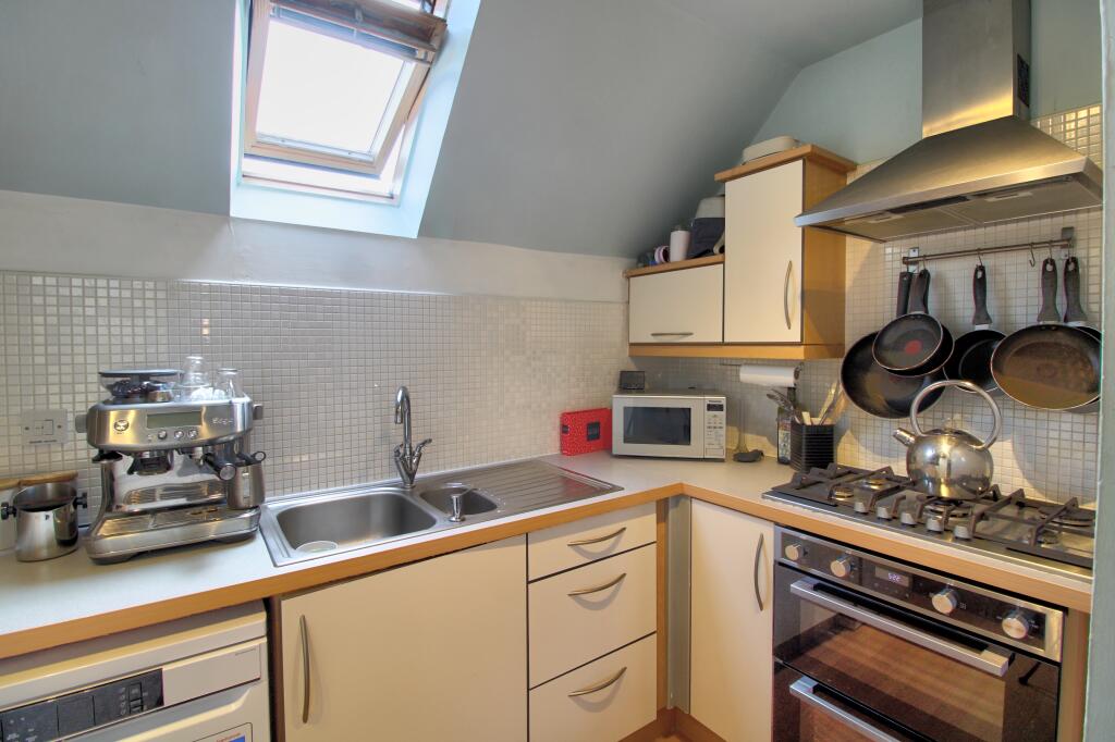 IMG_0202_3_4_Interior 4