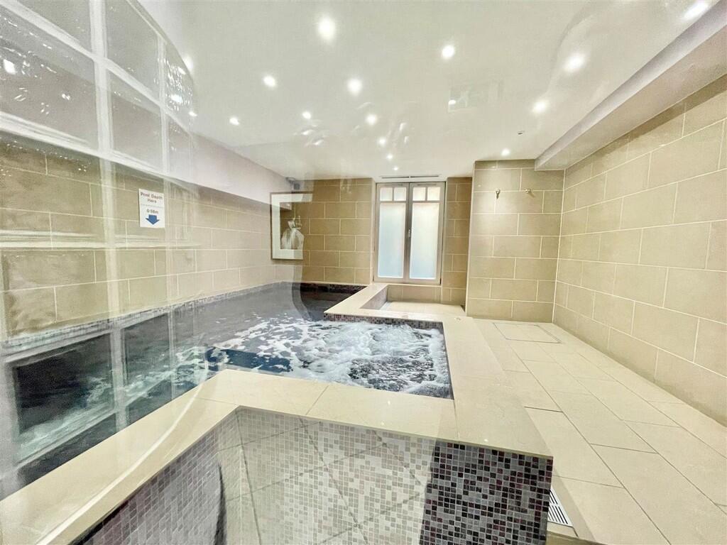 St Johns pool