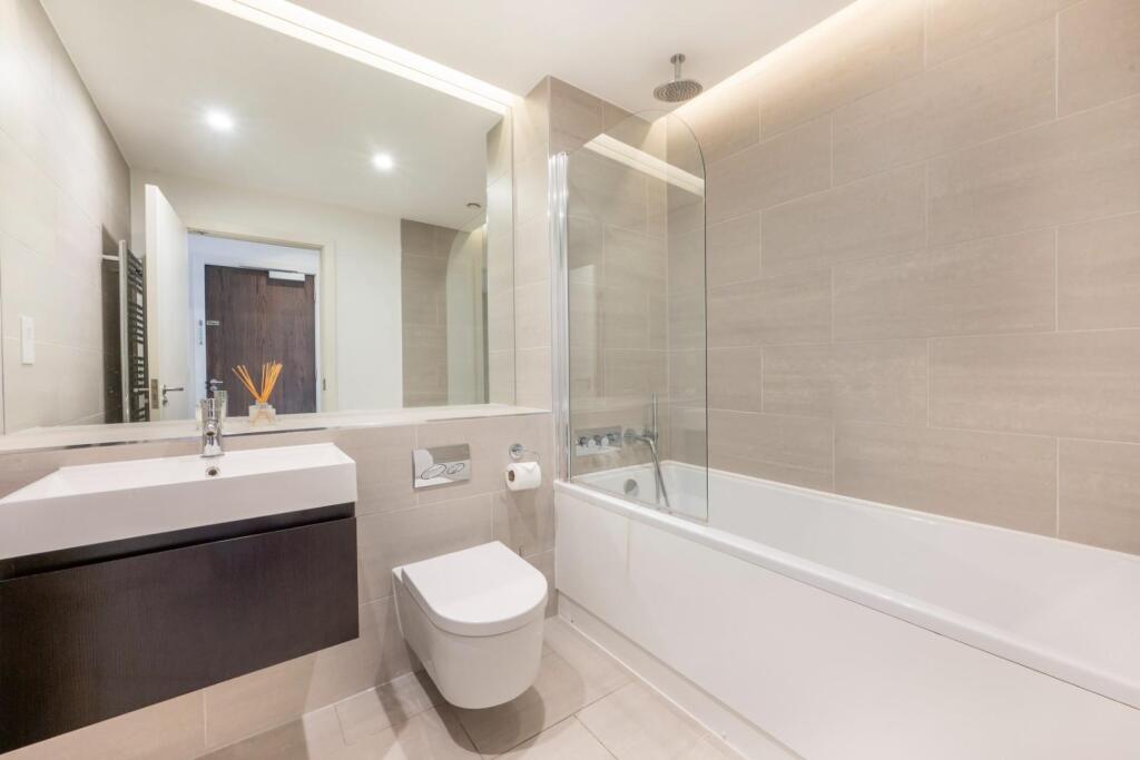 BATHROOM 1.jpg