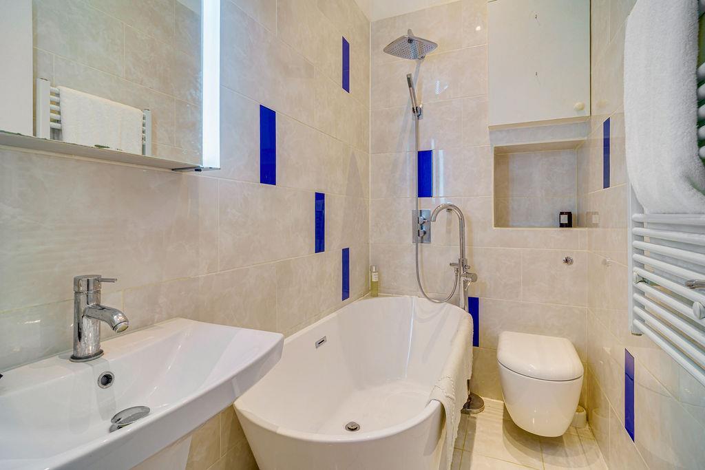 NewKing'sRoad169,Flat2-2.jpg