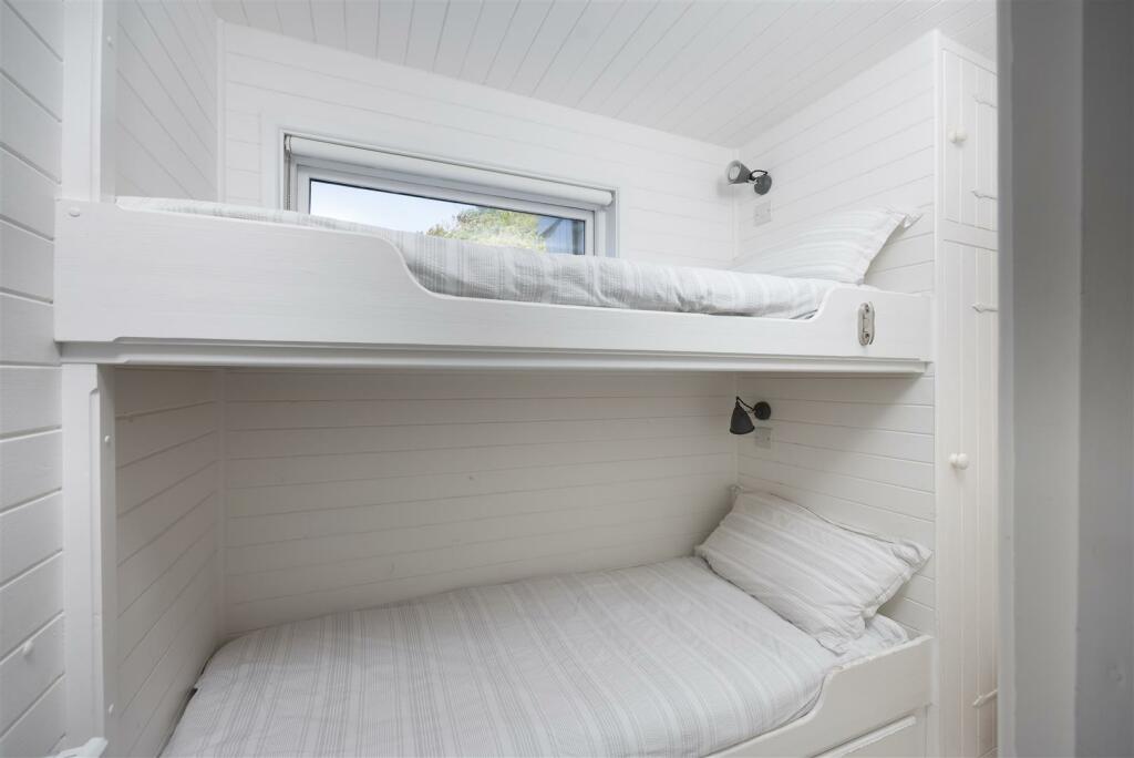beach_house_lodge_34.jpg
