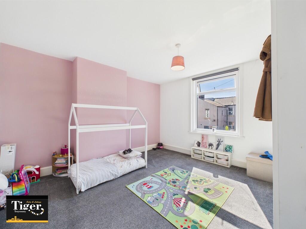 CAM02176G0-PR0580...